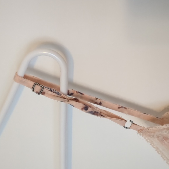 Abercrombie and Fitch floral tank top - Picture 5 of 6